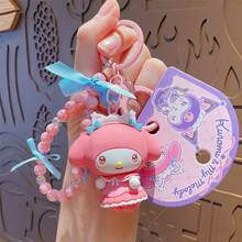 1 pieza Llavero oficial de muñeca con dije de gato de Sanrio, accesorio lindo de estilo japonés, figura de personaje de dibujos animados, regalo para estudiantes, artículo de moda para niñas, coleccionable, llavero, decoración para mochila, regalo de fiesta, accesorio de pareja, decoración colgante para auto, regalo de cumpleaños, mercancía de Halloween, regalo de Navidad, regalo del Día de San Valentín