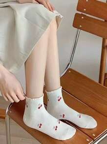 Sanrio 5 Pares de Meias Soquete Médio com Estampa de Gato e Cereja para Mulheres/Adolescentes - Design de Cartoon Adorável, Mistura de Poliéster Elástica Macia, Conjunto Casual Versátil, Acessório de Moda, Meias com Tema de Personagem Fofo