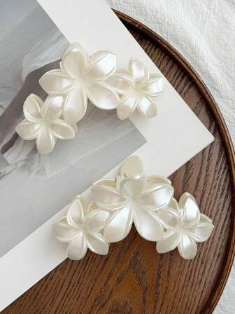 1 pieza Pinza para el cabello con flor blanca de perla falsa para mujer, estilo de playa simple, accesorio para el cabello de invierno