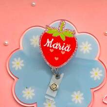 Spersonalizowane identyfikatory, spersonalizowany tekst, bębenek do identyfikatorów truskawkowy, bębenek do identyfikatorów zwijany, bębenek do identyfikatorów roboczych, bębenek do identyfikatorów pielęgniarskich, bębenek do identyfikatorów kokietka, bębenek do identyfikatorów dziewczęcy, bębenek do identyfikatorów różowy