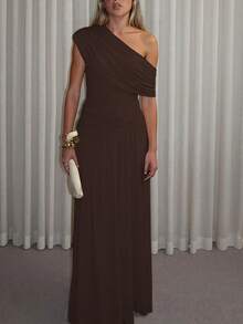 Women's Solid Color Oblique Neck Ruched Long Dress, Fitted And Slimming, Elegant And Sexy Party Dress - Brown - View 3