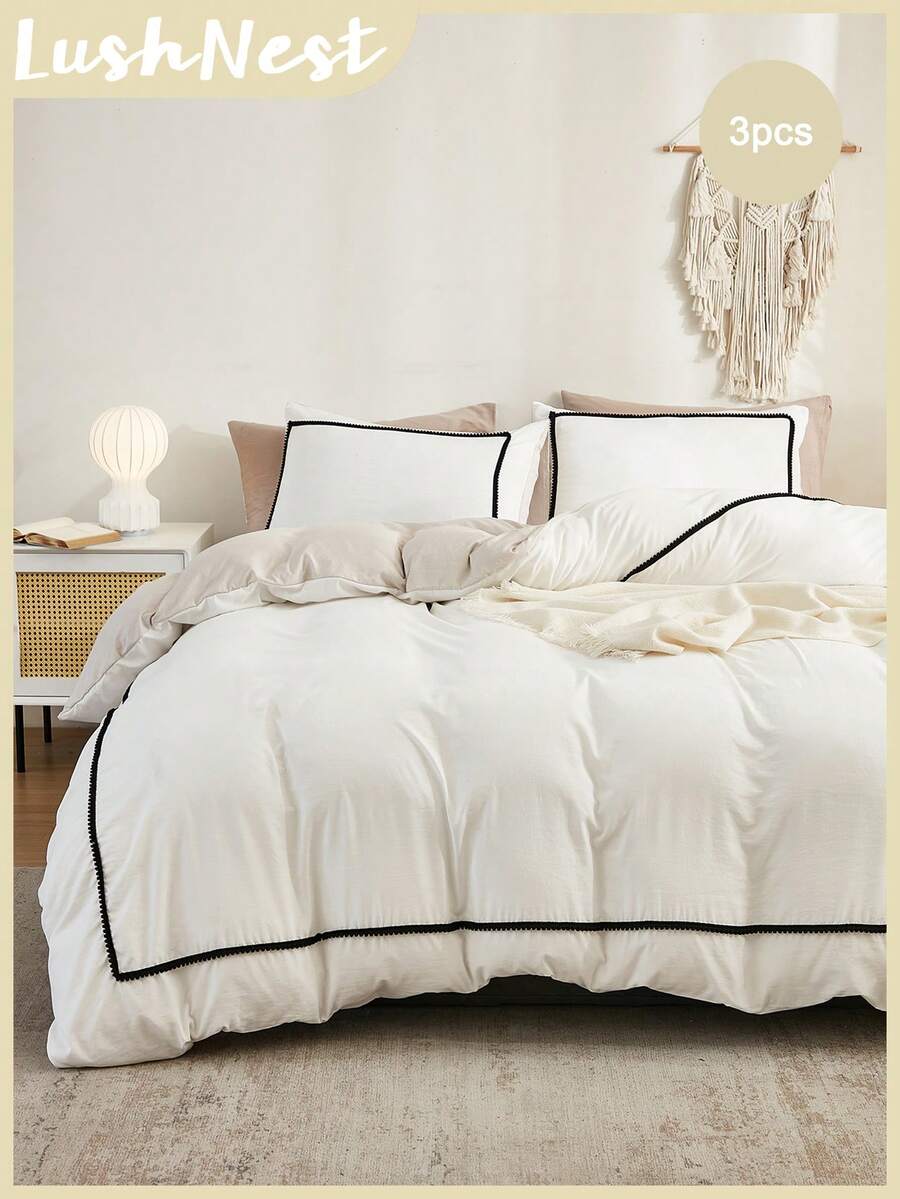 Bộ chăn ga gối 3 món màu trắng với họa tiết tua rua bông xù, phong cách trang trại Bohemian, bao gồm 1 vỏ chăn, 2 vỏ gối, chất liệu microfiber mềm mại, phù hợp cho sinh viên.