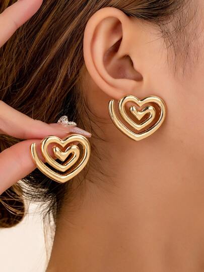 Ein Paar minimalistische geometrische herzförmige Ohrringe für Frauen, hergestellt aus Zinklegierung, geeignet für verschiedene Anlässe wie Hochzeiten und Valentinstag.