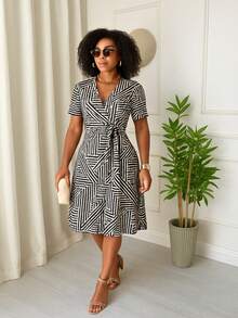 Women's Casual Elegant Printed Dress In Romantic Fabric - Beige Striped - View 1
