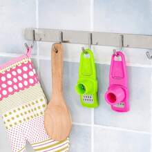 1pc Mini Garlic Grinder Creative Garlic Press Kitchen Garlic Mash Manual Garlic Mashing Green Kitchen Gadgets Outdoor Picnic And Barbecue Tools