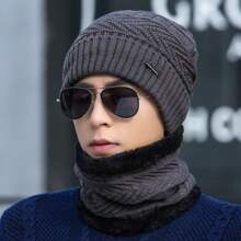 1 Set Women Outdoor Solid Color Fleece Lined Knit Beanie Hat & Scarf, Unisex Suitable For Outdoor, Street, Daily Use, Fashion Versatile Knitted Hat, Ideal Gift (Random Black Fuzzy Scarf)