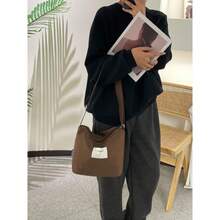 Women Shoulder Bags - 鎏金 - 查看 6