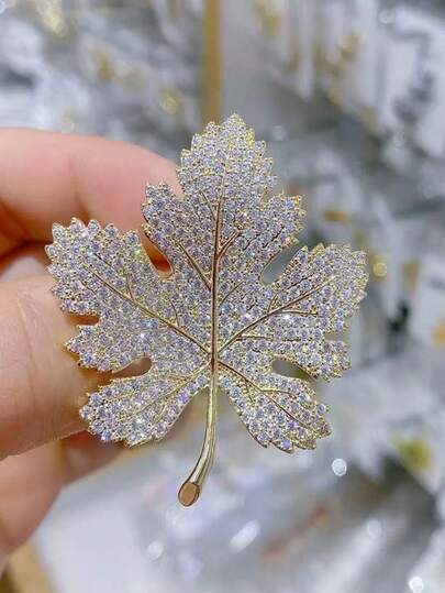 Luxury Silver Maple Leaf Brooch, French Retro Minimalist Zirconia Leaf Lapel Pin Accessory