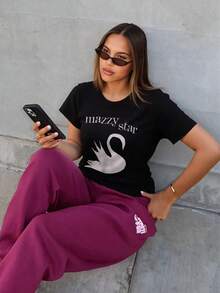 LOVE JOYY Mazzy Star 女士休闲圆领 T 恤，可爱天鹅卡通印花，乐队短袖 T 恤，复古 90 年代乐队 T 恤，适合所有季节 - 黑色 - 查看 2