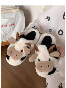 XIXITIAO 1 par de nuevos y lindos zapatillas de casa con diseño de vaca para invierno, zapatillas de interior de felpa cálida con bloques de color, zapatillas de casa antideslizantes de dibujos animados con suela suave y forro térmico grueso, adecuadas para el hogar y uso en interiores - Blanco - Ver 8