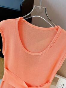 圆领短袖针织系腰中长连衣裙，休闲修身简约风格 - 橘色 - 查看 8