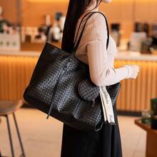 Women Tote Bags - 編織黑 - 查看 2