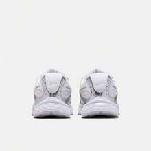 Zapatillas deportivas casuales de caña baja Nike V5 RNR (GS) HQ6411-103 para niños mayores - Blanco - Ver 4