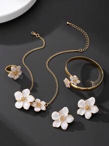 1 件手工油滴白色五瓣花吊坠项链、1 对耳环、1 枚戒指、1 条手链、女士首饰套装 - 白色 - 查看 4