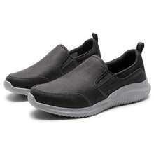 Skechers 透气记忆棉休闲鞋，低帮轻便男鞋，适合室内/室外日常活动，也适合老年人/父亲穿着，型号 8790000 - 炭灰色 - 查看 3