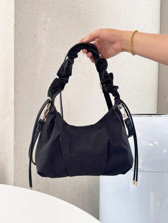 Nouveau sac à bandoulière à cordon avec design de nuage plissé pour femmes, sac à main en nylon à la mode en forme de croissant de lune, tote décontracté sous le bras, léger et polyvalent