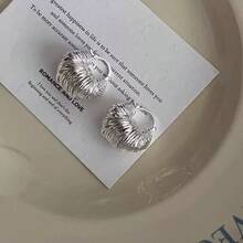 Exaggerated Minimalist Light Luxury High-End Style Cold Tone Water Drop Shape Personalized Earrings, Stylish And Atmospheric Draw Bench Stud Earrings - Gold - View 15