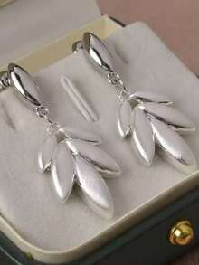 Exaggerated Minimalist Light Luxury High-End Style Cold Tone Water Drop Shape Personalized Earrings, Stylish And Atmospheric Draw Bench Stud Earrings - Gold - View 10