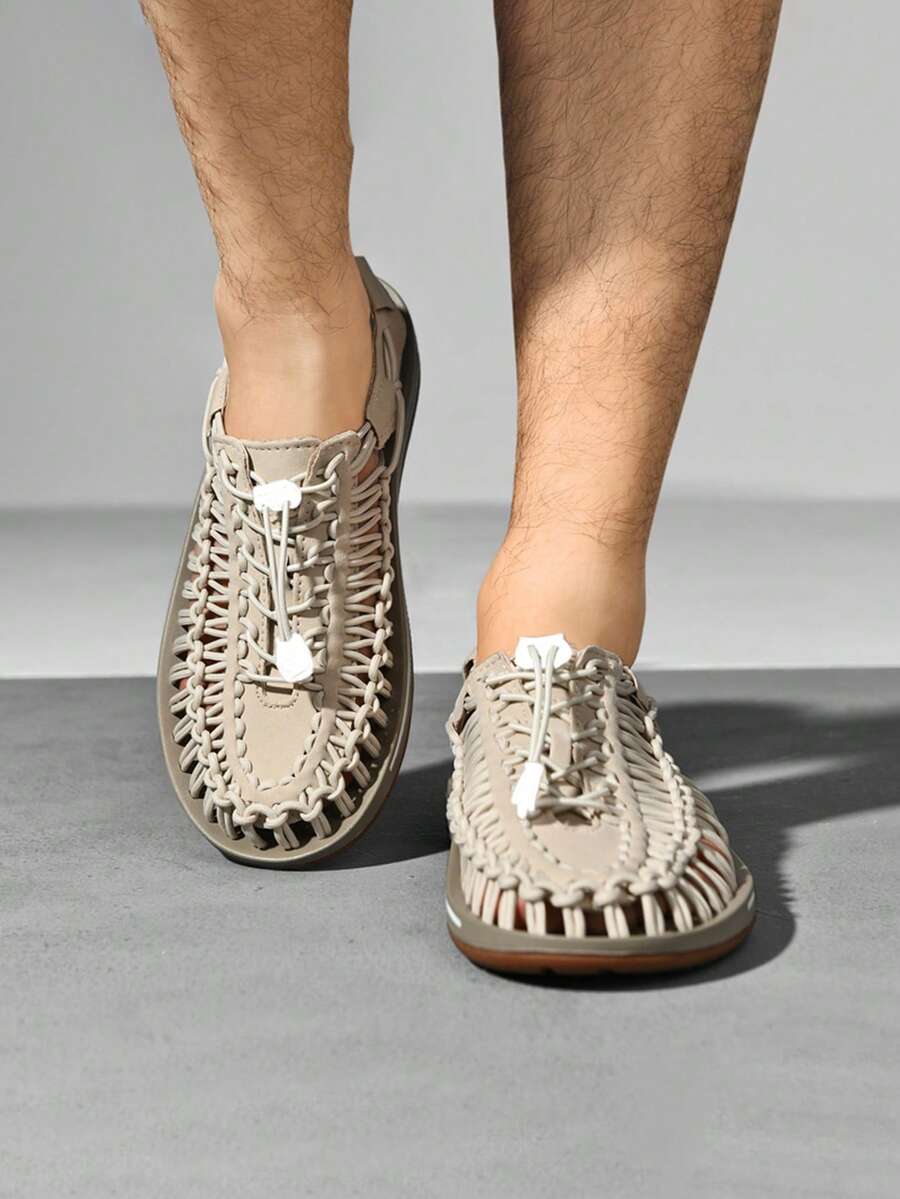 Sandalias de punta cerrada a la moda para hombre, talla grande, transpirables, antideslizantes y cómodas. Ideales para parejas, ideales para senderismo, paseos diarios y vacaciones en la playa. Tallas 46, 47 y 48. Sandalias negras transpirables para hombre y sandalias blancas huecas para mujer. Disponible en varios colores.