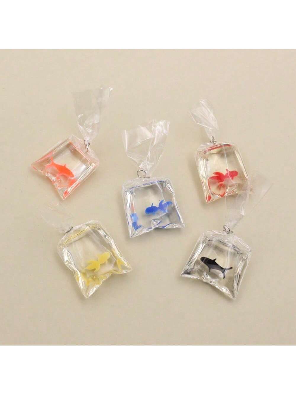 8 قطع مغناطيس ثلاجة من الراتنج بتصميم سمكة ذهبية و...