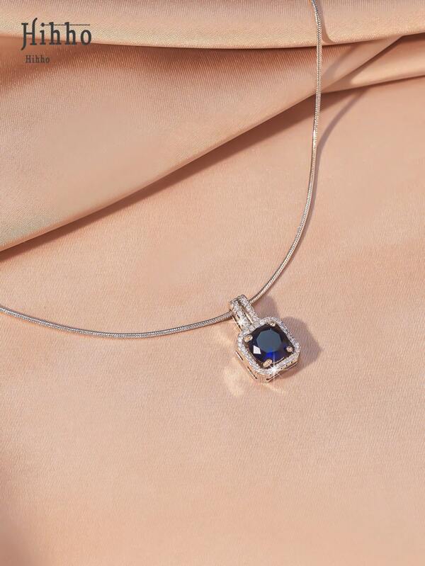 Hihho 1pc Elegant Sapphire Blue Zirconia Inlaid Design, Sophisticated Women Necklace With High-End Snake Bone Chain Pendant