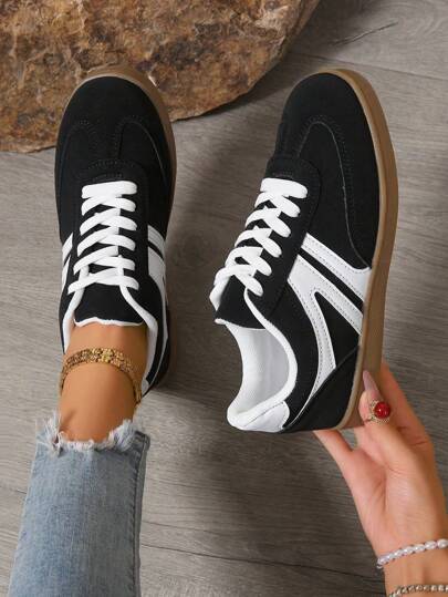 2025 Autumn Plus Size Women's Black Casual Sneakers, Patchwork Fashion Flat Lace-Up Comfortable Non-Slip Athletic Shoes