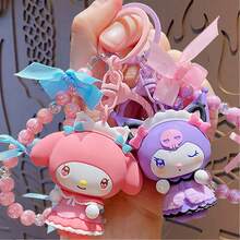1 pieza Llavero oficial de muñeca con dije de gato de Sanrio, accesorio lindo de estilo japonés, figura de personaje de dibujos animados, regalo para estudiantes, artículo de moda para niñas, coleccionable, llavero, decoración para mochila, regalo de fiesta, accesorio de pareja, decoración colgante para auto, regalo de cumpleaños, mercancía de Halloween, regalo de Navidad, regalo del Día de San Valentín