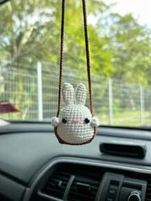手工钩编动物汽车挂件 - 可爱鸭子和青蛙秋千装饰，适用于后视镜，柔软纱线手工编织，独特创意内饰配件，易于悬挂在后视镜上，多种款式可选，卡通动物汽车装饰礼品