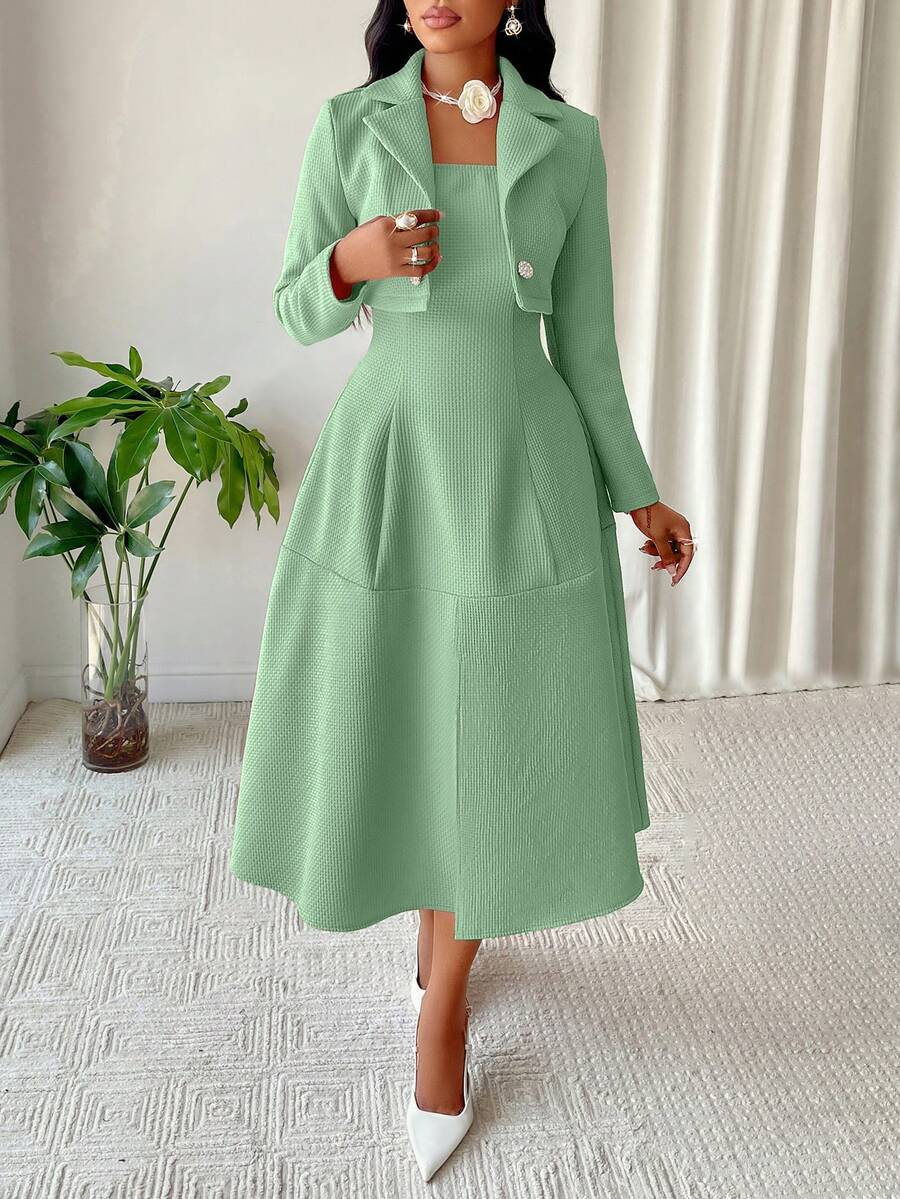 AIJ Amarilo 女士优雅法式时尚纹理短外套和 A 字吊带裙套装两件套 - 淺綠色 - 查看 1