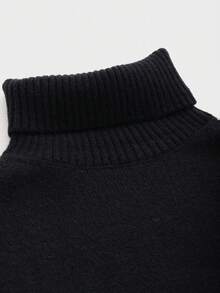 一件休闲宽松纯色套头毛衣，适合青少年男孩穿着，可内搭或外穿，保暖厚实，适合春、秋、冬季穿着。 - 黑色 - 查看 9