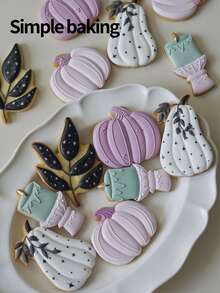 1pc Halloween Themed Cookie Mold, Includes Leaf, Pumpkin And Candle Patterns, Can Be Used As Parent-Child Cookie Stamp And Holiday Party Decoration Cookie Shaper, Also Suitable For Autumn Decoration And Halloween Decoration. - White - View 2