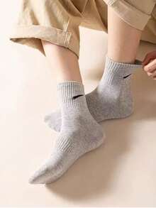 3 pares de calcetines clásicos de color negro, blanco y gris hasta el tobillo, calcetines unisex de estilo retro para deportes y uso casual, adecuados para todas las estaciones