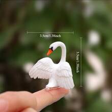 1/2/4件套优雅天鹅摆件 - 手工塑料家居装饰，橙色喙和蹼足，是客厅、办公室或婚礼礼物的理想之选，非常适合摆放在架子、壁炉架或桌面上，也适合婚礼装饰。优雅的天鹅造型，做工精致，天鹅摆件，迷你景观DIY配件，绝佳的家居装饰品。