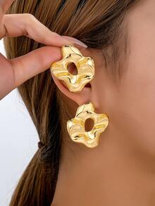 1 Pair Exaggerated Hollow Design Women's Earrings, European And American Style - White Gold Geometric Earrings - View 16