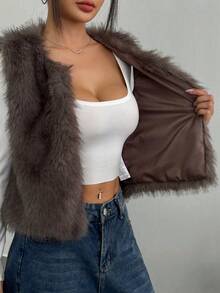 女士仿皮草背心，秋冬短款 - 欧美街头风格，蓬松质感，提升您的OOTD，时尚爱好者的最爱！ - 棕色 - 查看 3