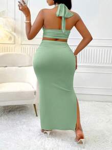 BIUBIU 大码女装夏季纯色两件套，深V领露背修身短款上衣搭配侧开衩褶皱长裙，适合海滩、郊游、派对、婚礼和约会等场合。