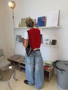 时尚女士纯色V领短款针织开衫毛衣，复古经典女装，适合圣诞节、新年穿着