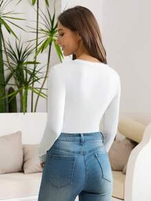 优雅百搭的女士纯色圆领长袖修身T恤，适合夏季、秋季、冬季穿着，休闲日常穿着。 - 白色 - 查看 5