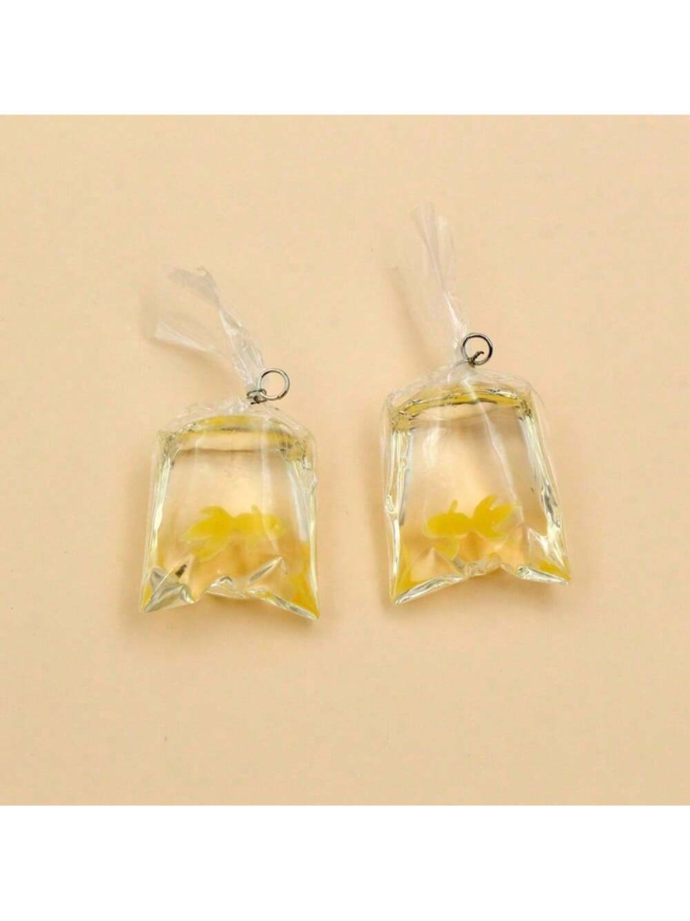 8 قطع مغناطيس ثلاجة من الراتنج بتصميم سمكة ذهبية و...