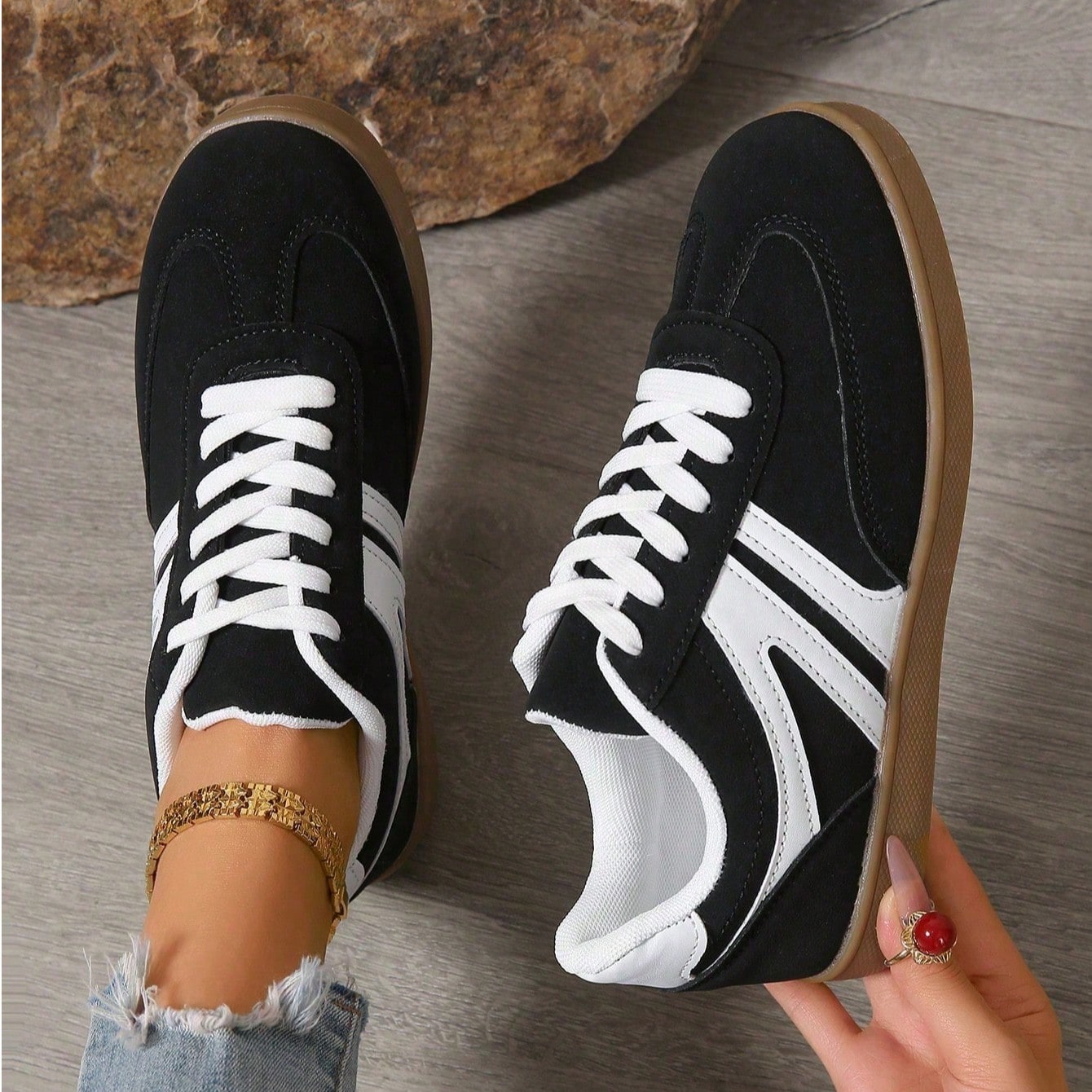 Zapatillas casuales negras de talla grande para mujer, calzado deportivo cómodo y antideslizante con diseño de moda de patchwork y cordones planos p