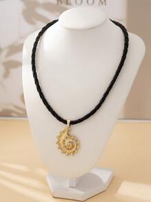 1pc Fashionable Geometric Seashell Metal Pendant Necklace For Women, Suitable For Daily Wear And Gift