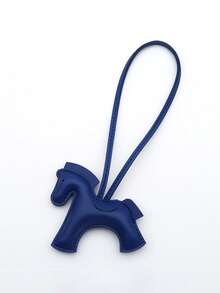 1 件奔腾的骏马和狗钥匙扣 - PU 皮革马术吊饰，14 种颜色（绿色、黑色、粉色、蓝色、黄色、白色、棕色、红色、橙色、棕色、深蓝色、深棕色、黑色、紫色、酒红色） - 可调节钥匙、包包、手机链带 - 情人节男女礼物 - 可与背包搭配