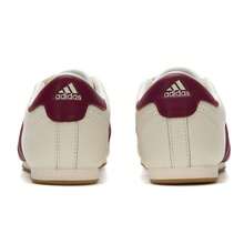 女款休閒鞋adidas TAEKWONDO W輕盈舒適緩震戶外日常運動休閒鞋JS4527 - 漢玉白/高雅醬紫/樹脂黃 - 查看 5