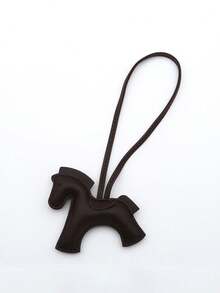 1 件奔腾的骏马和狗钥匙扣 - PU 皮革马术吊饰，14 种颜色（绿色、黑色、粉色、蓝色、黄色、白色、棕色、红色、橙色、棕色、深蓝色、深棕色、黑色、紫色、酒红色） - 可调节钥匙、包包、手机链带 - 情人节男女礼物 - 可与背包搭配