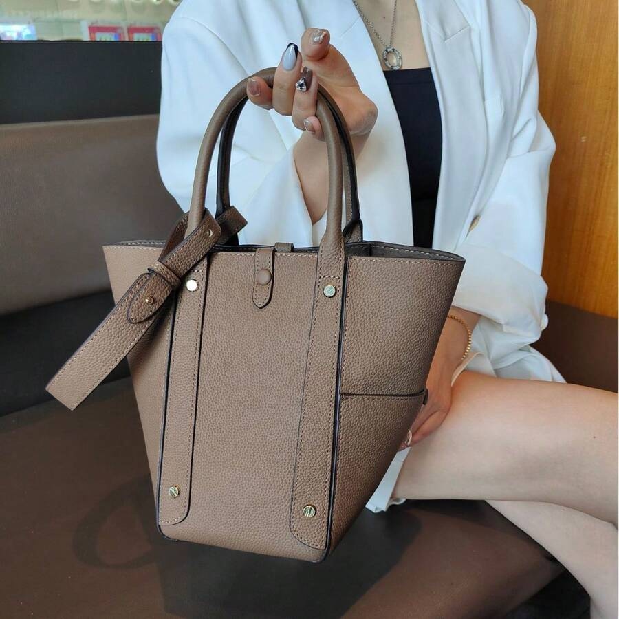 Women Shoulder Bags - 黑色 - 查看 1