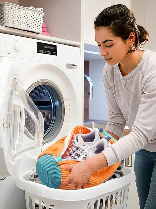 Plush Shoe Washing Bag For Laundry – Machine & Dryer Friendly Shoe Cleaner Bag – Perfect For Sneakers, Tennis Shoes & Trainers – Reusable, Durable & Protective – Top