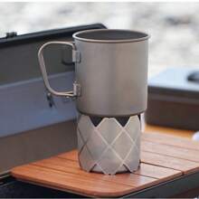 1 pieza, Cubierta plegable portátil para estufa de camping, Cubierta antiviento ultraligera de acero inoxidable para estufa de exterior, Artículos esenciales para picnics, Cubierta protectora para soporte de estufa, Suministros de camping, Materiales de picnic, Accesorios de camping, Cubierta de lámpara con parrilla grabada de doble uso, Ligera y duradera, Adecuada para viajes de mochilero, Camping, Senderismo, Picnics, Cocina al aire libre, Tapa portátil para estufa, Tela resistente al calor pequeña.