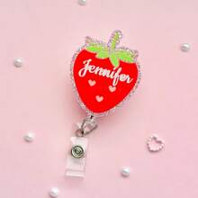 Spersonalizowane identyfikatory, spersonalizowany tekst, bębenek do identyfikatorów truskawkowy, bębenek do identyfikatorów zwijany, bębenek do identyfikatorów roboczych, bębenek do identyfikatorów pielęgniarskich, bębenek do identyfikatorów kokietka, bębenek do identyfikatorów dziewczęcy, bębenek do identyfikatorów różowy