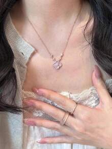 1 mặt dây chuyền hình cỏ bốn lá đính đá Zirconia, món quà trang sức tinh tế dành cho nữ (Không hộp và nhẫn) - Nhiều màu - Xem 2