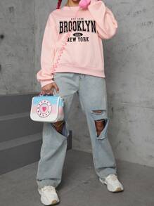 女士仿棉圆领卫衣，运动风，布鲁克林复古图案。适合聚会、运动、户外休闲等场景，冬季女士